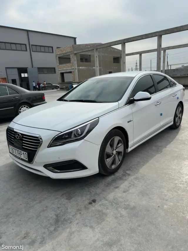 Hyundai Sonata 2015 · 2.0 AT
