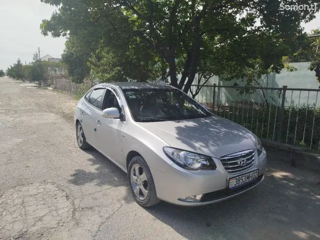 Hyundai Avante 2010 · 1.6 AT