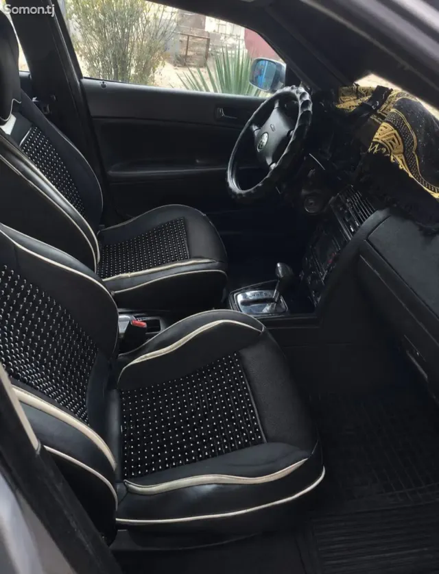Volkswagen Golf 2000 · 1.8 AT