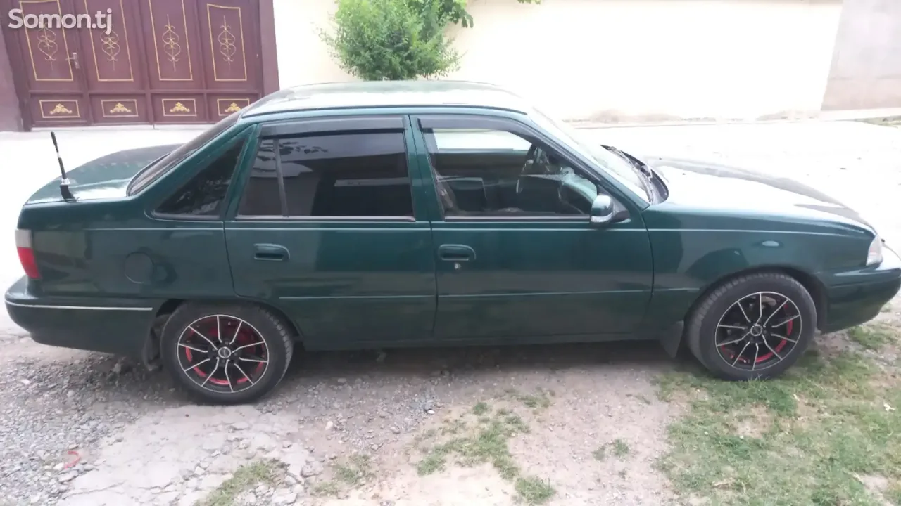 Daewoo Nexia 1995 · 1.6 MT