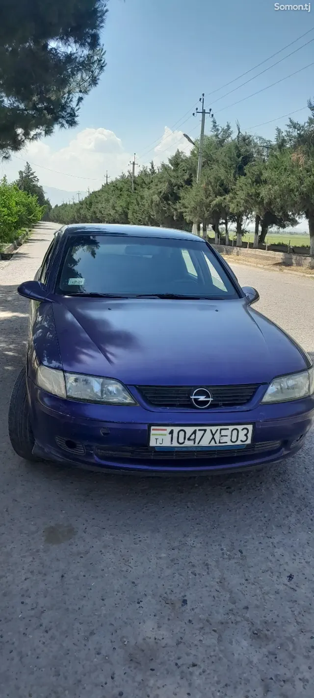 Opel Vectra B 1995 · 1.6 MT
