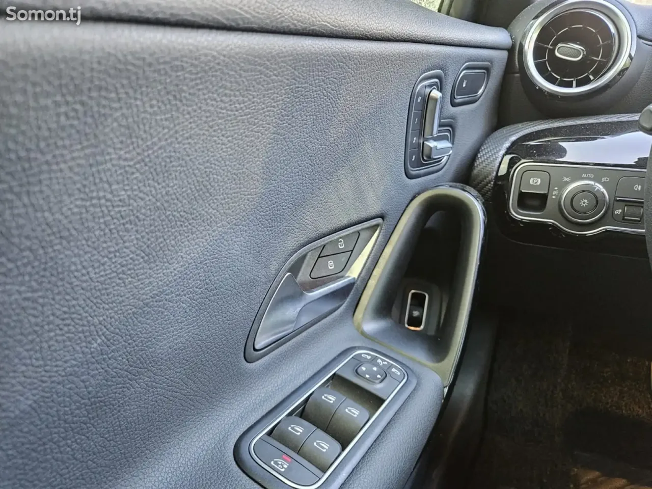 Mercedes-Benz A class 2020 · 1.9 AT