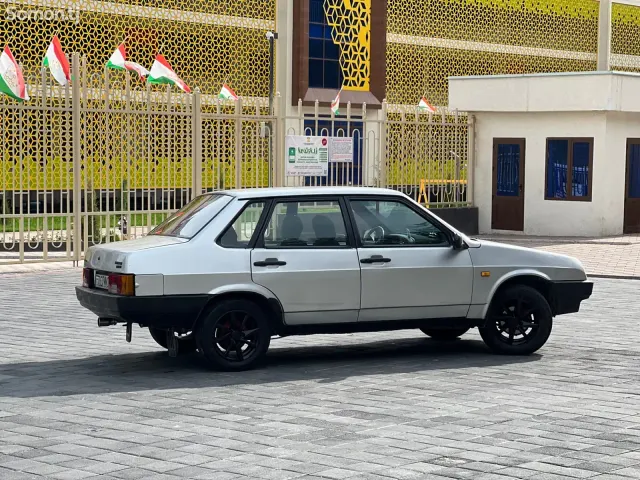 Lada (ВАЗ) 21099 2004 · 1.5 MT