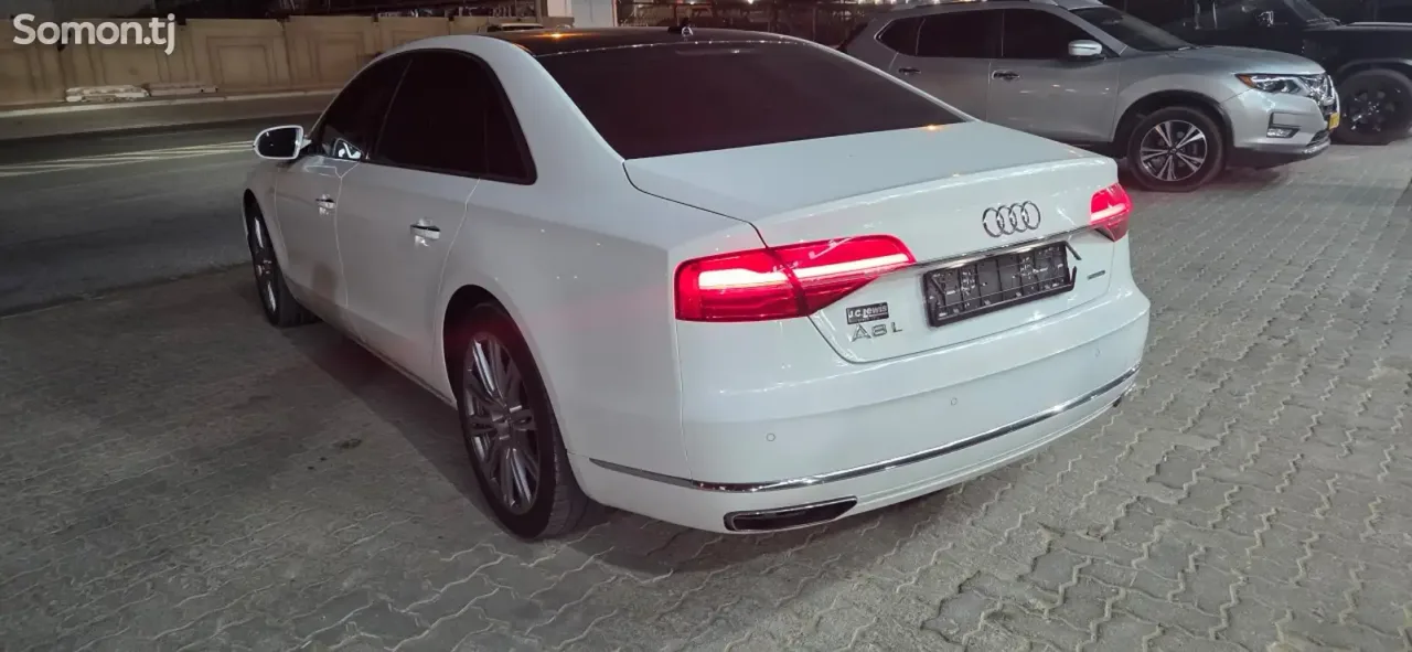 Audi A8 2015 · 3.0 AT