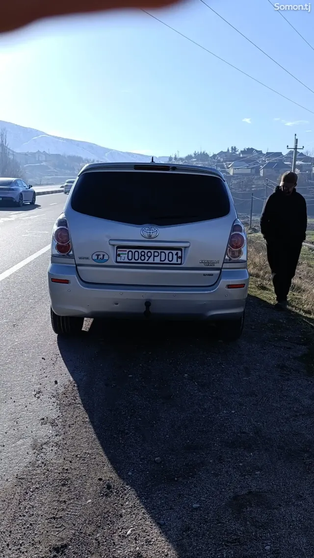 Toyota Verso 2008 · 2.2 MT