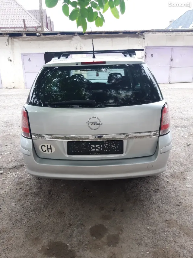 Opel Astra H 2008 · 1.6 MT