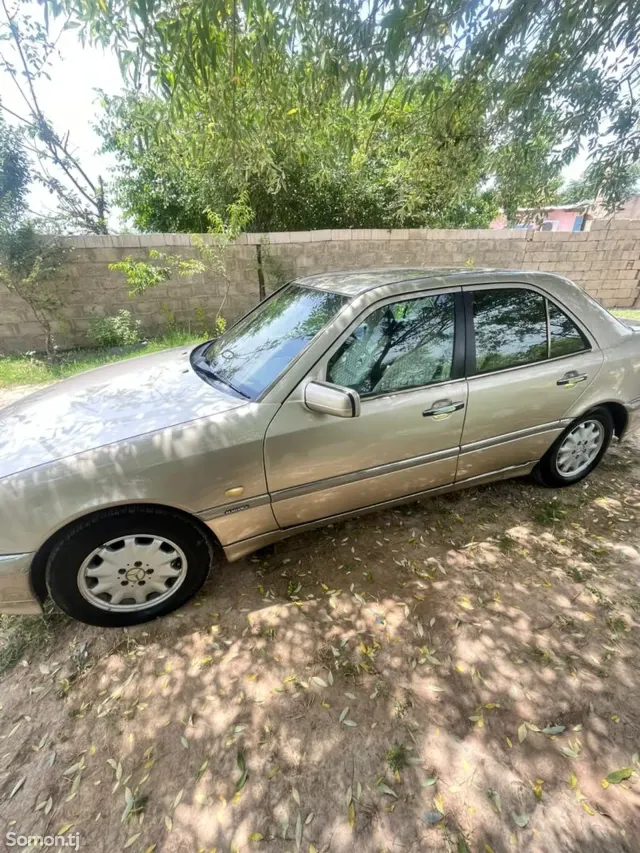 Mercedes-Benz C class 1995 · 1.8 AT