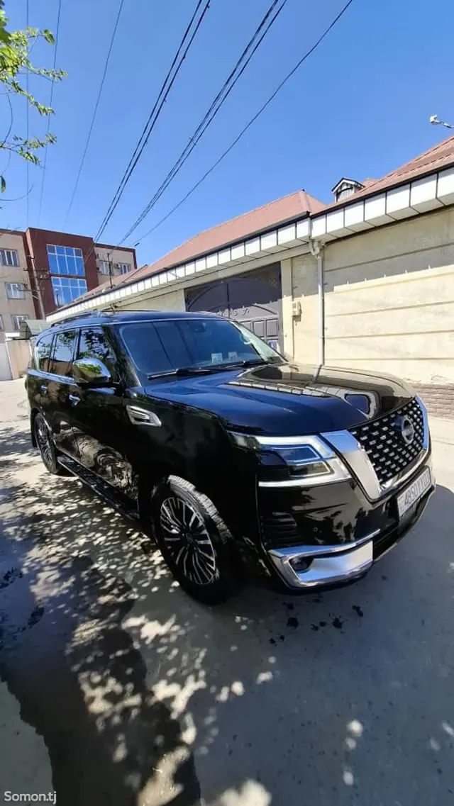 Nissan Armada 2019 · 5.6 AT