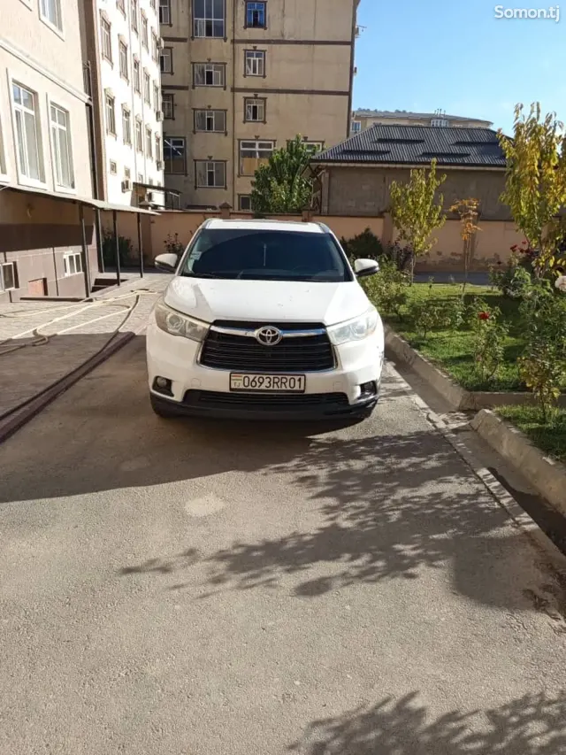 Toyota Highlander 2015 · 3.5 AT
