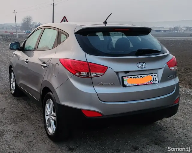 Hyundai Tucson 2010 · 2.0 AT
