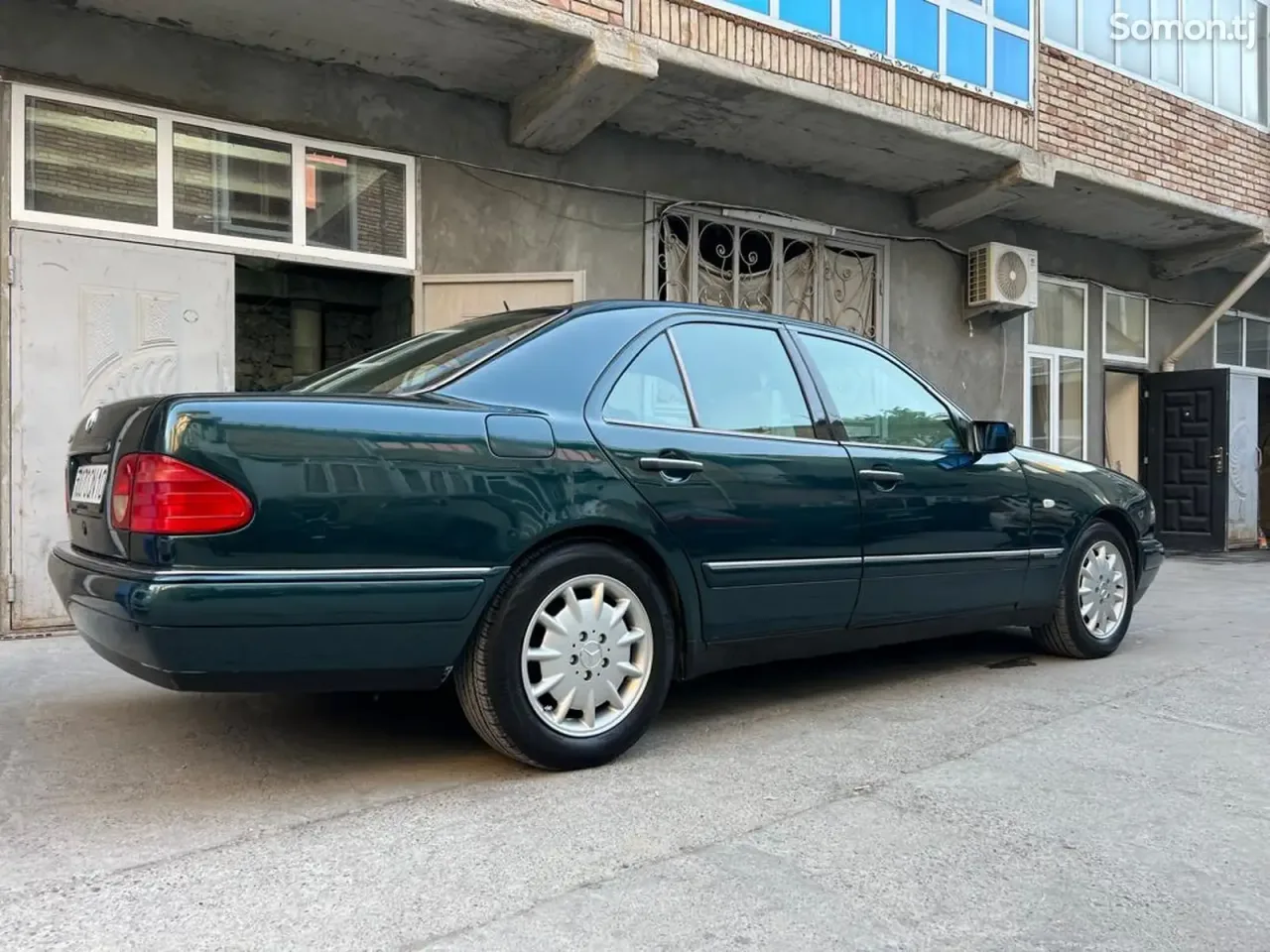Mercedes-Benz E class 1999 · 2.3 AT