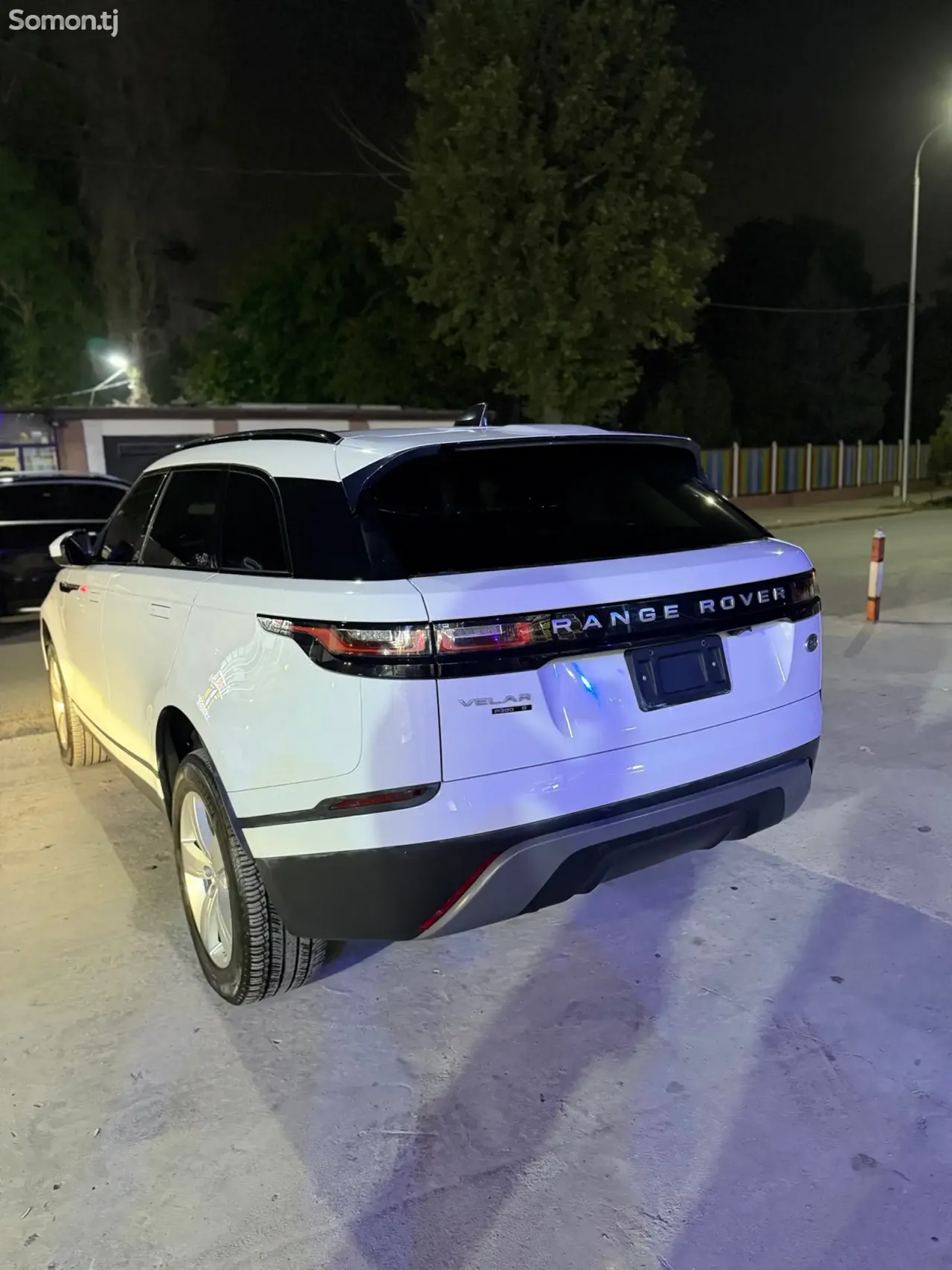 Land Rover Range Rover Velar 2018 · 2.0 AT
