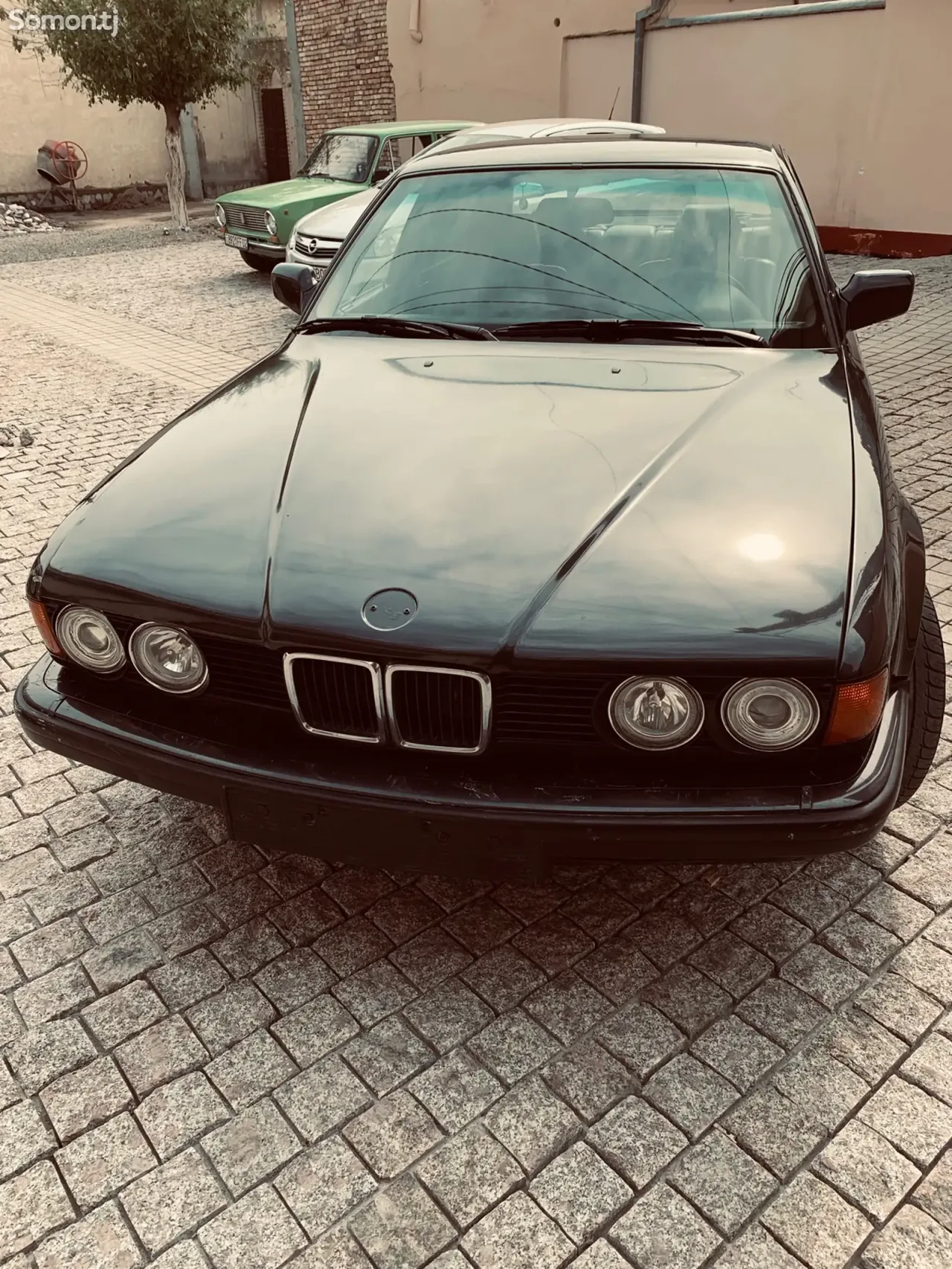 BMW 7 series 1991 · 5.0 AT