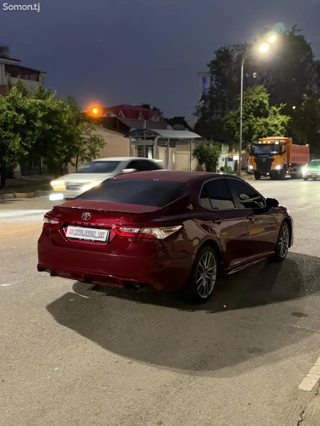 Toyota Camry 2018 · 2.5 AT