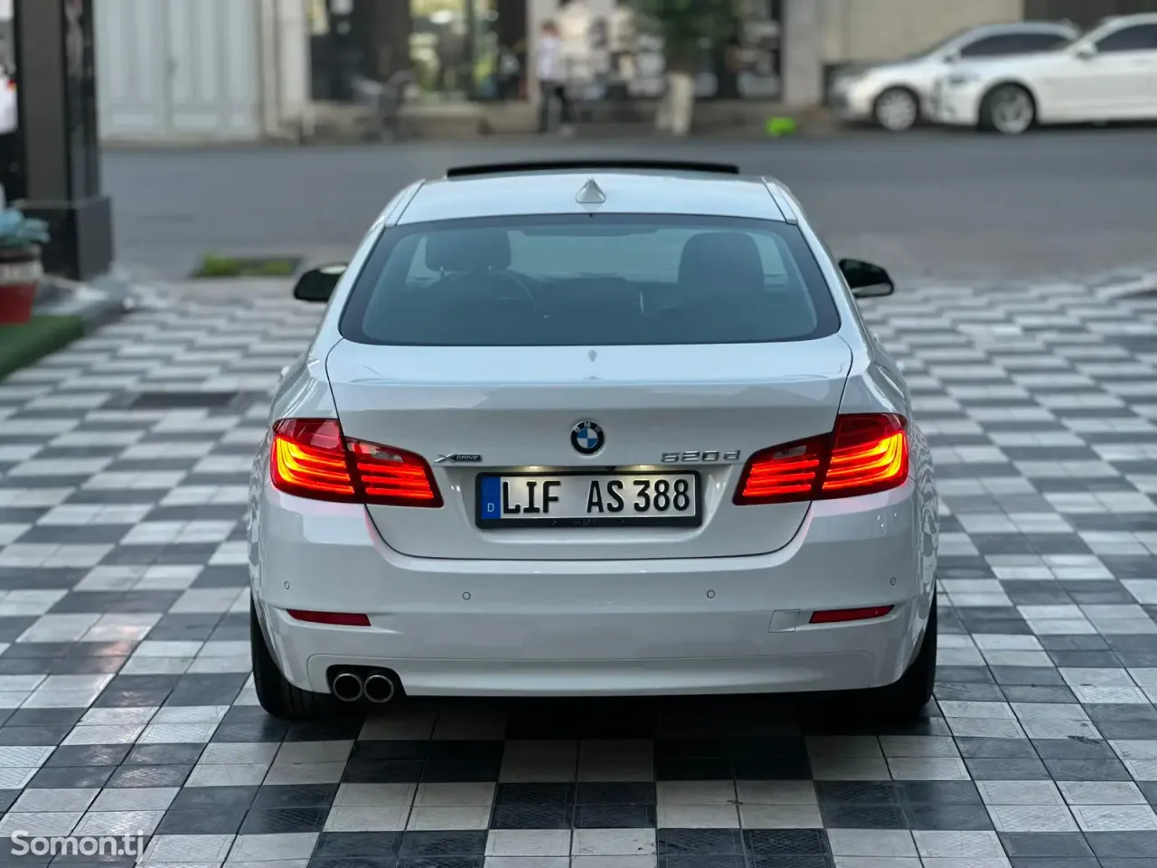 BMW 5 series 2014 · 2.0 AT