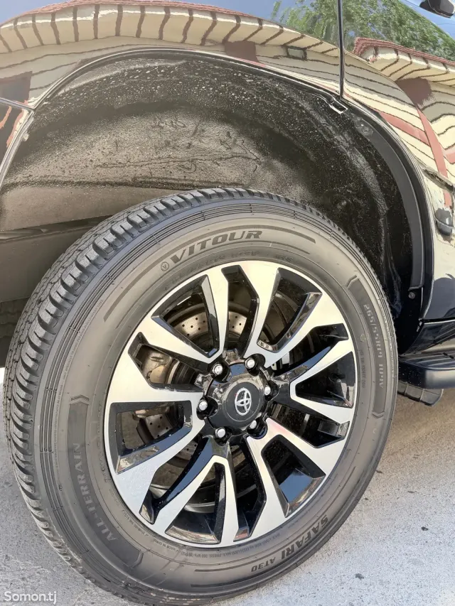 Toyota Land Cruiser Prado 2017 · 3.0 AT