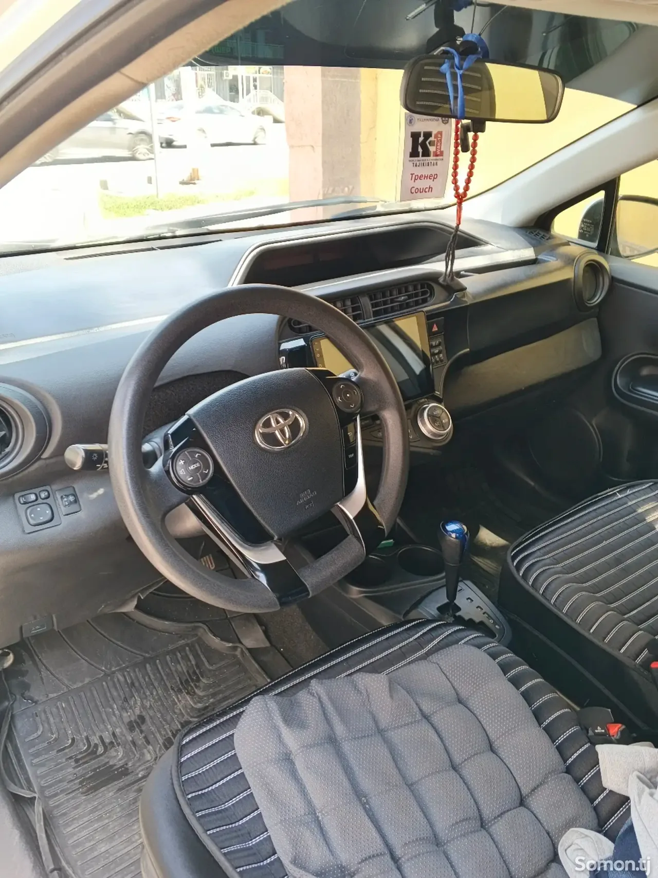 Toyota Aqua 2015 · 1.5 AT