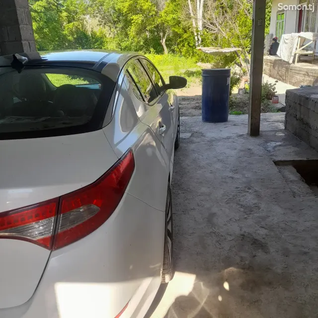 Kia K5 2010 · 2.0 AT