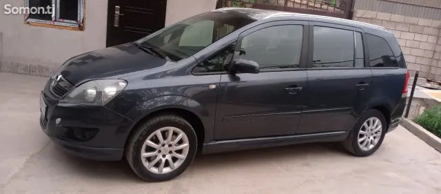 Opel Zafira 2008 · 2.2 MT