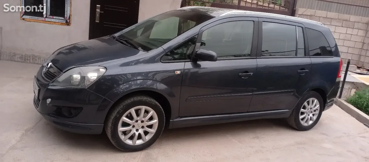 Opel Zafira 2008 · 2.2 MT