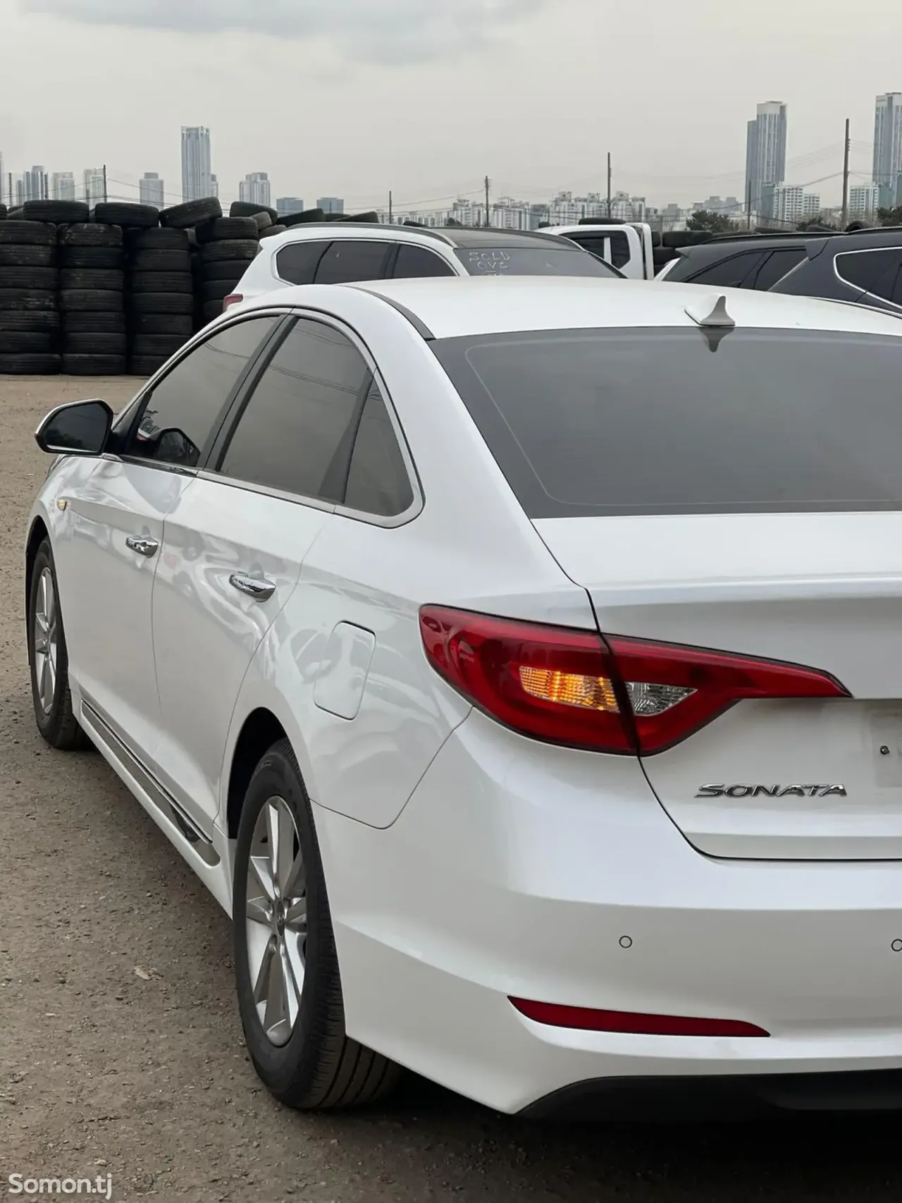 Hyundai Sonata 2015 · 1.6 AT