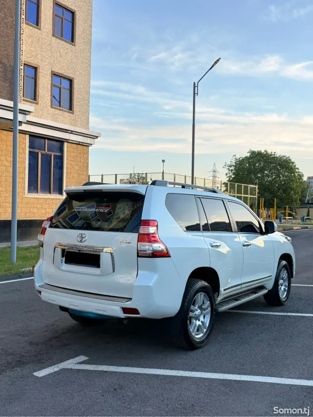 Toyota Land Cruiser Prado 2010 · 4.0 AT