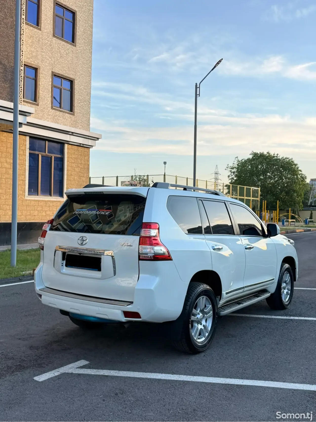 Toyota Land Cruiser Prado 2010 · 4.0 AT