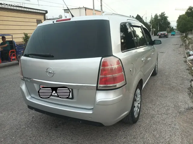 Opel Zafira 2006 · 1.8 MT
