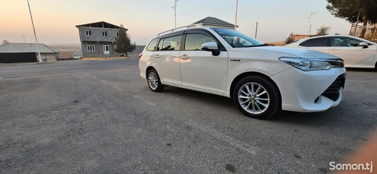 Toyota Fielder 2015 · 1.5 AT