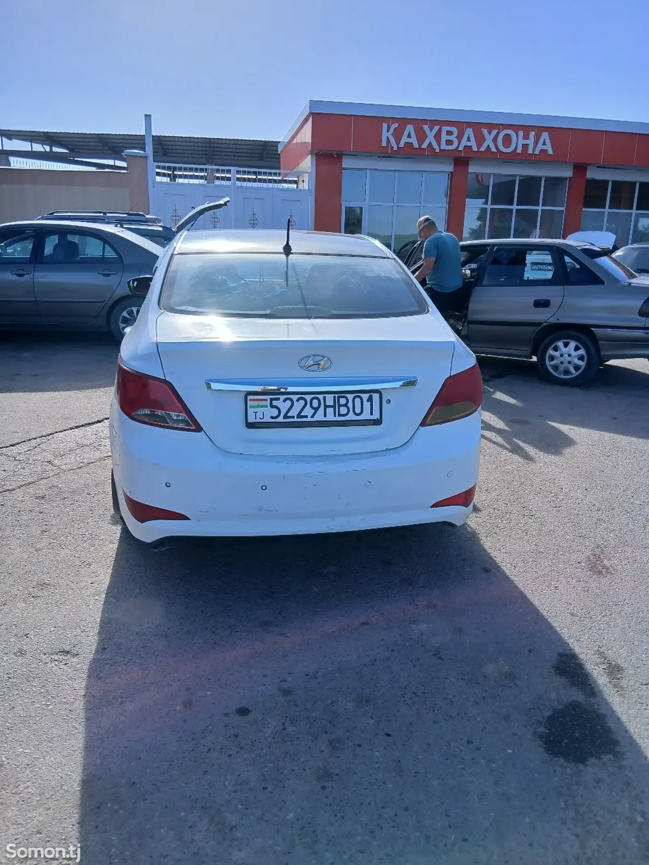 Hyundai Solaris 2015 · 1.4 MT