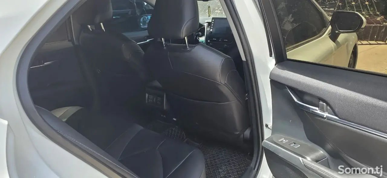 Toyota Camry 2022 · 2.5 AT