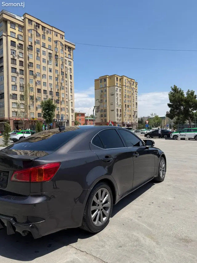 Lexus IS series 2011 · 3.0 AT