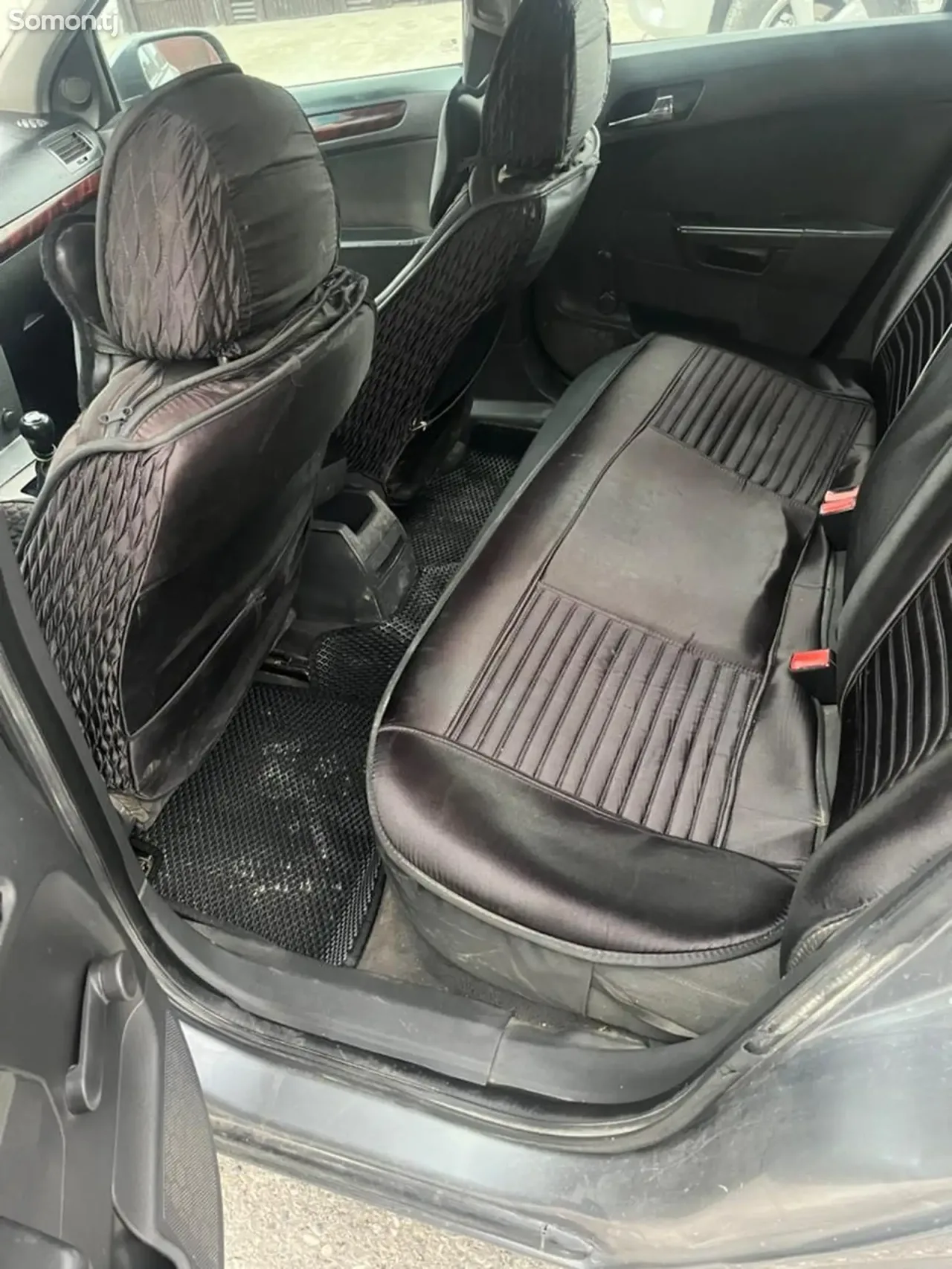 Opel Astra H 2004 · 1.6 MT