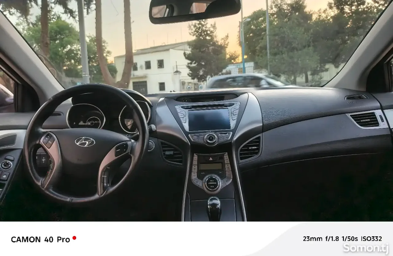Hyundai Avante 2014 · 1.6 AT