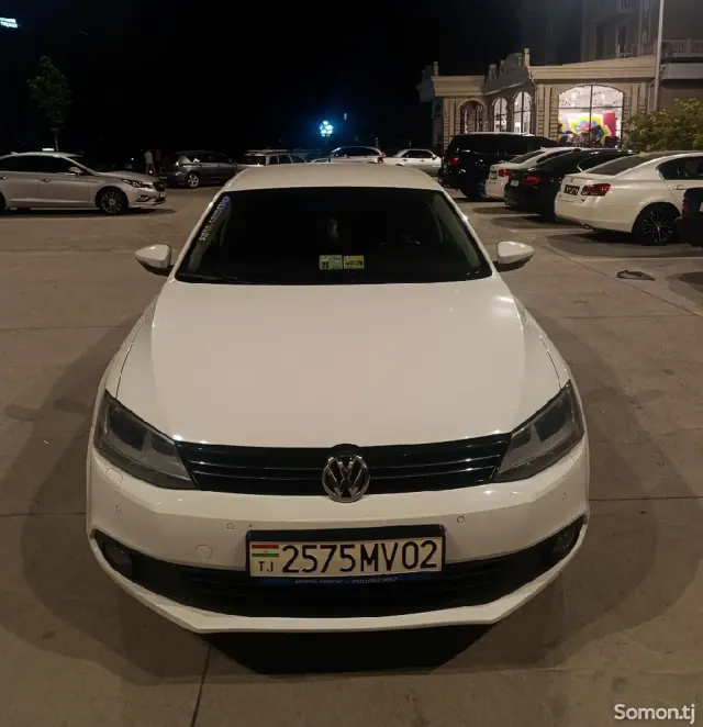 Volkswagen Jetta 2014 · 1.6 AT