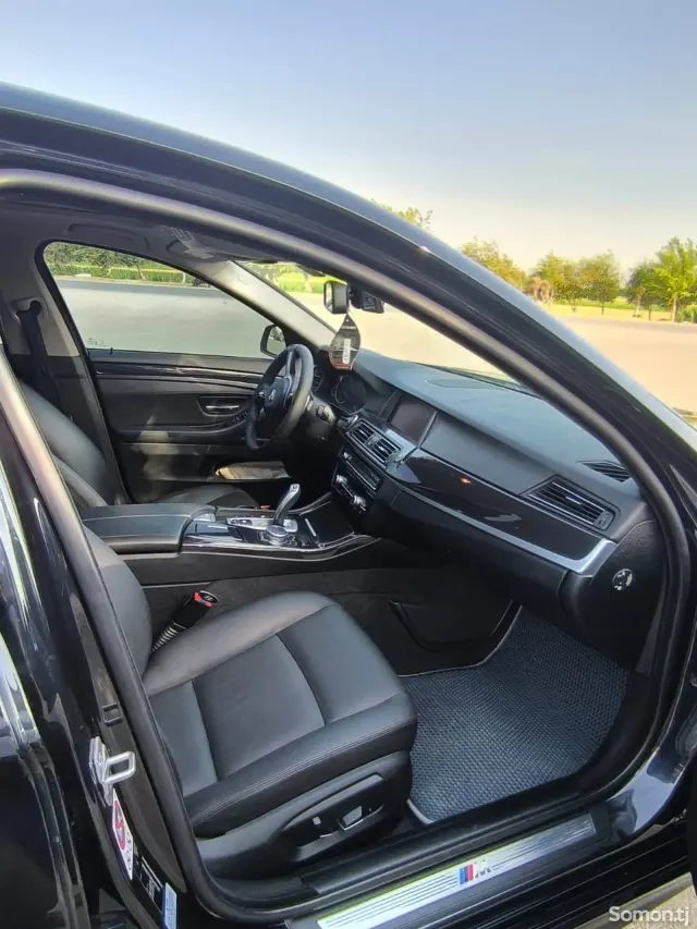 BMW 5 series 2015 · 2.0 AT