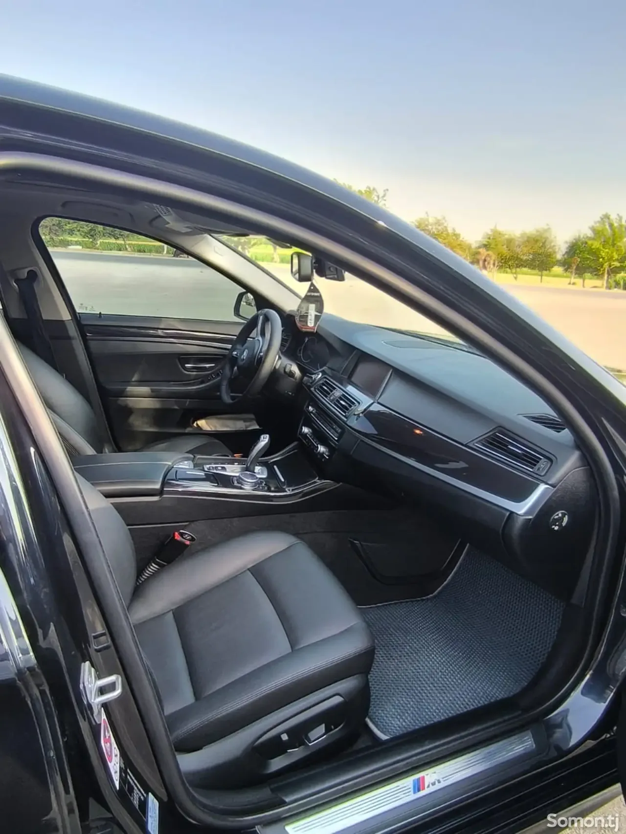 BMW 5 series 2015 · 2.0 AT