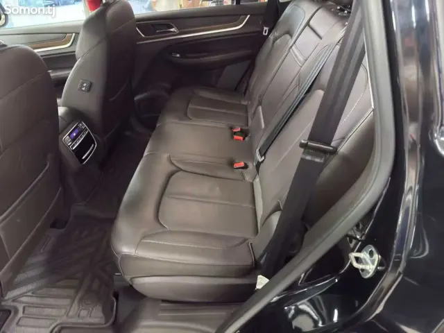 Roewe RX8 2018 · AT