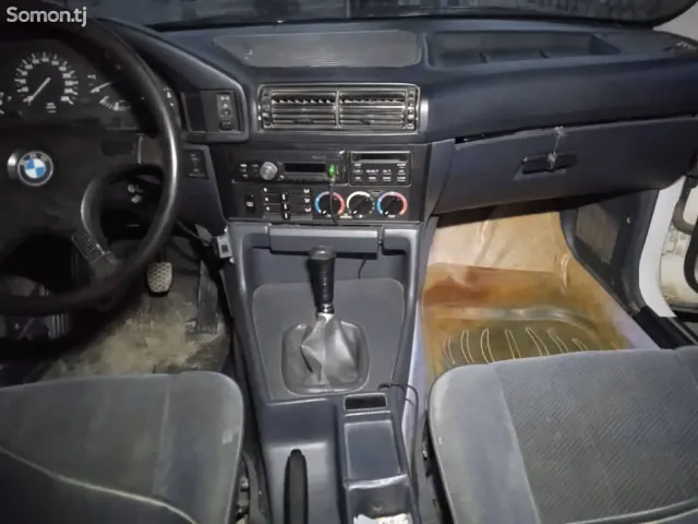 BMW 5 series 1989 · 2.5 MT