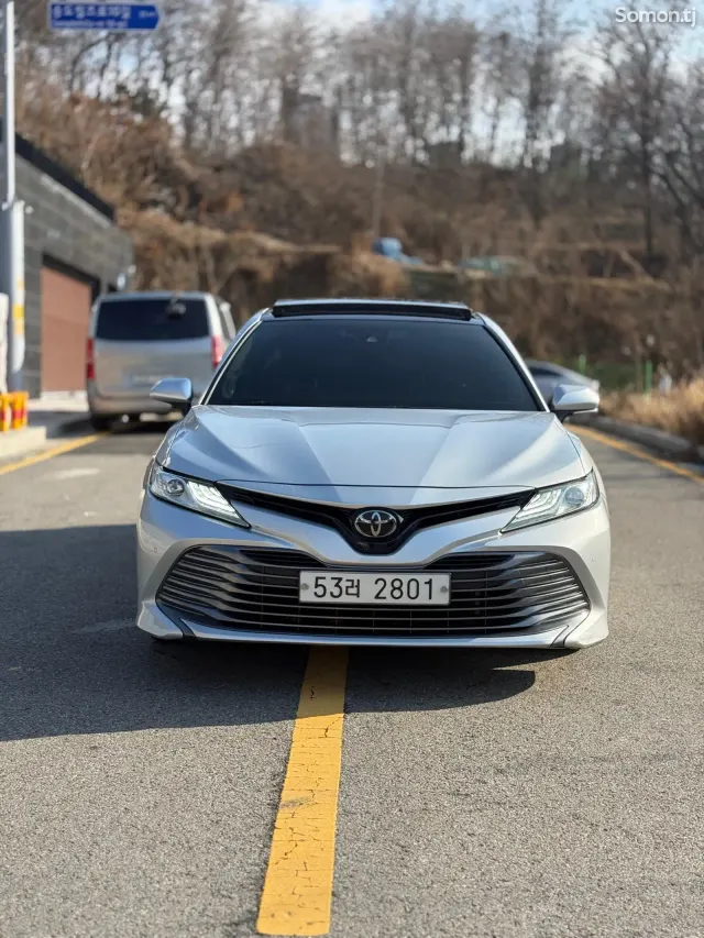 Toyota Camry 2018 · 2.5 AT