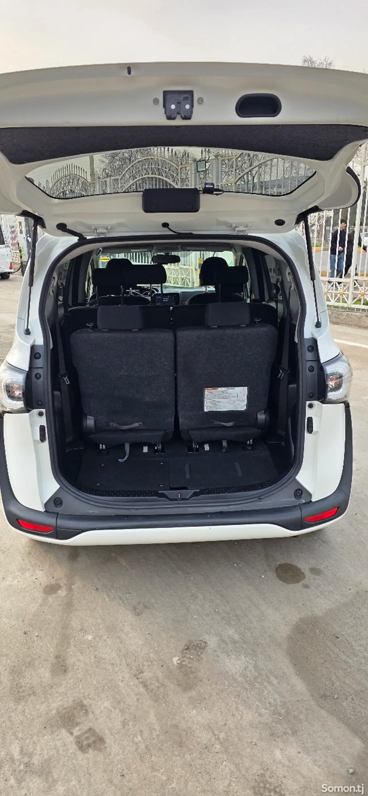 Toyota Sienta 2016 · 1.5 CVT