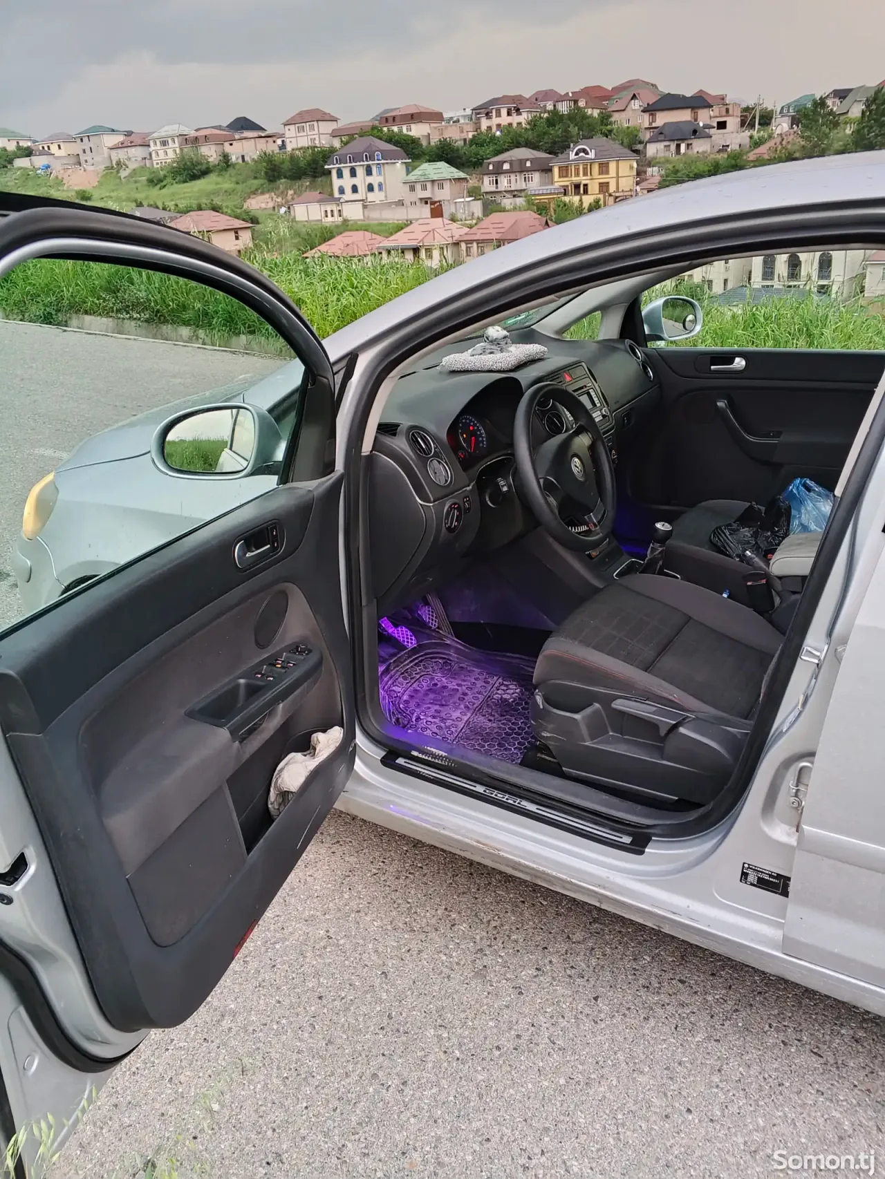 Volkswagen Golf 2006 · 1.4 MT