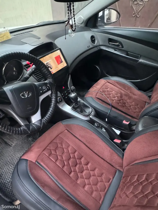 Chevrolet Cruze 2010 · 1.8 MT