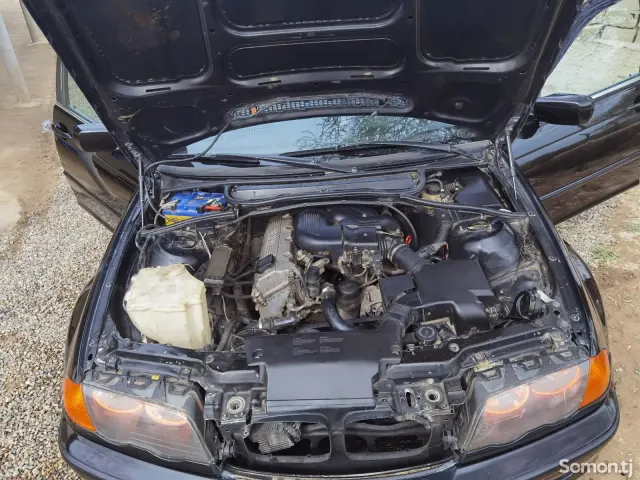 BMW 3 series 2000 · 1.8 MT
