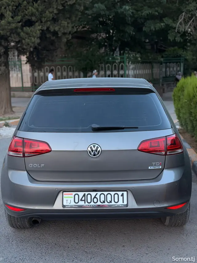 Volkswagen Golf 2015 · 1.6 AT