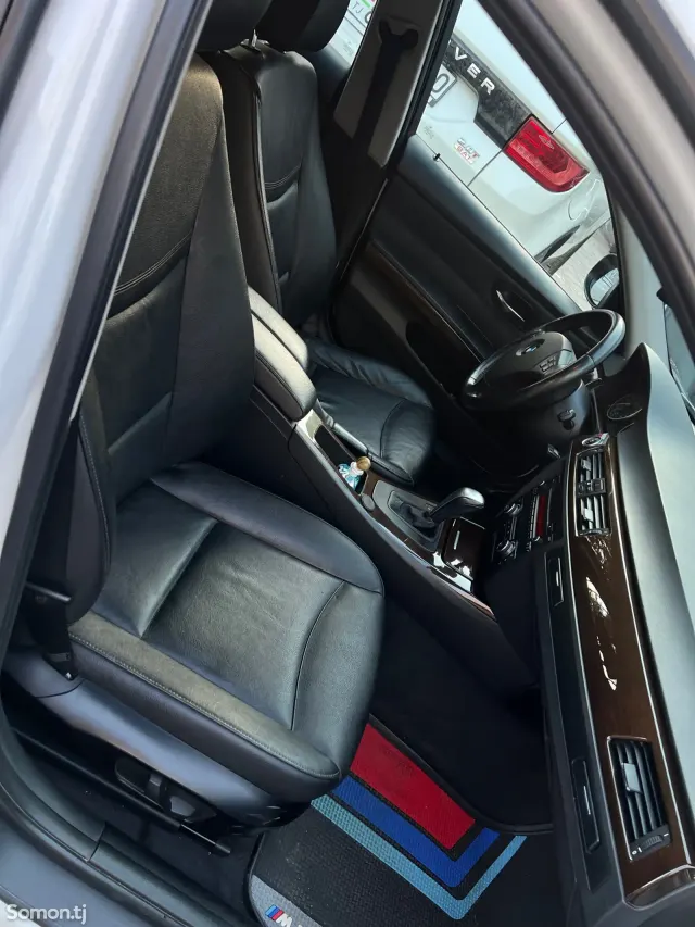 BMW 3 series 2011 · 2.0 AT