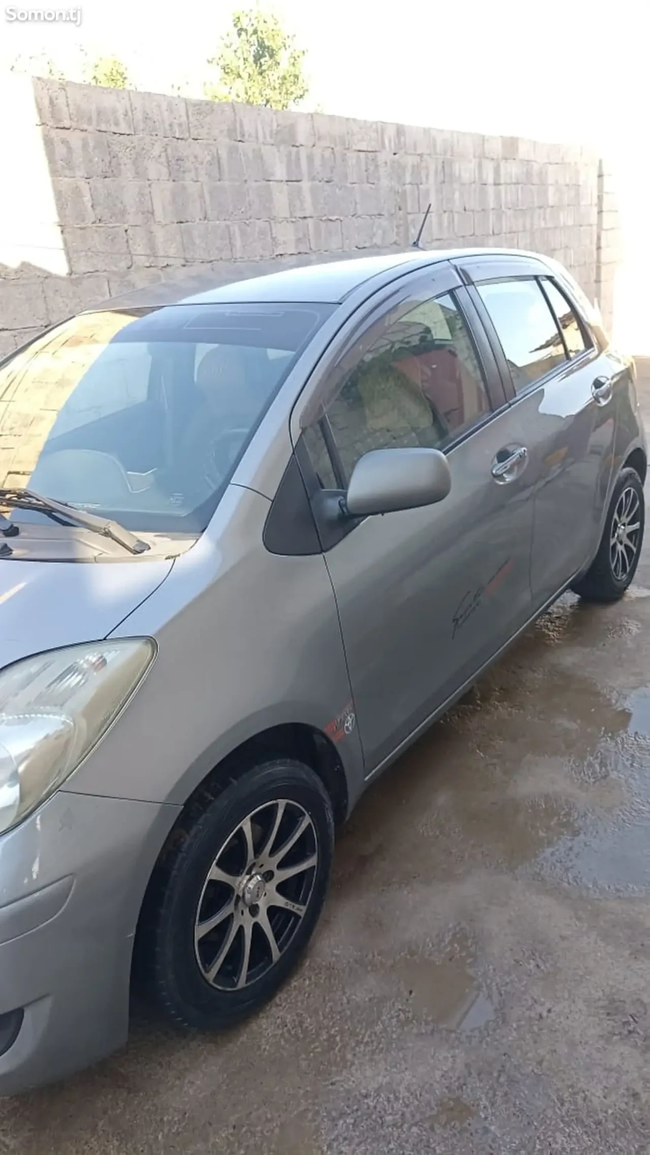 Toyota Vitz 2009 · 1.3 AT