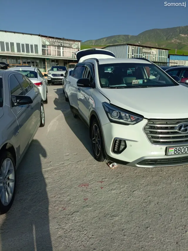 Hyundai Santa Fe 2016 · 2.2 AT
