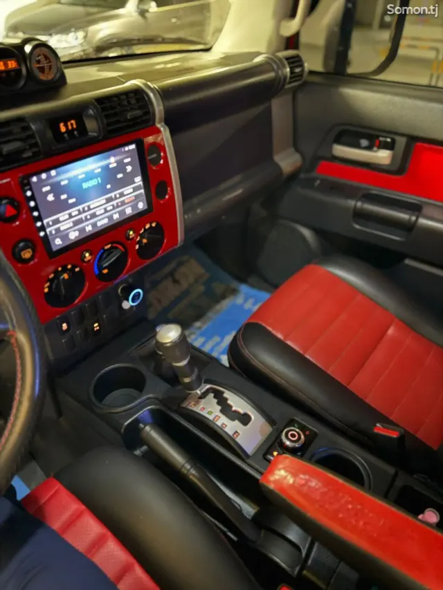 Toyota FJ Cruiser 2014 · 4.0 AT