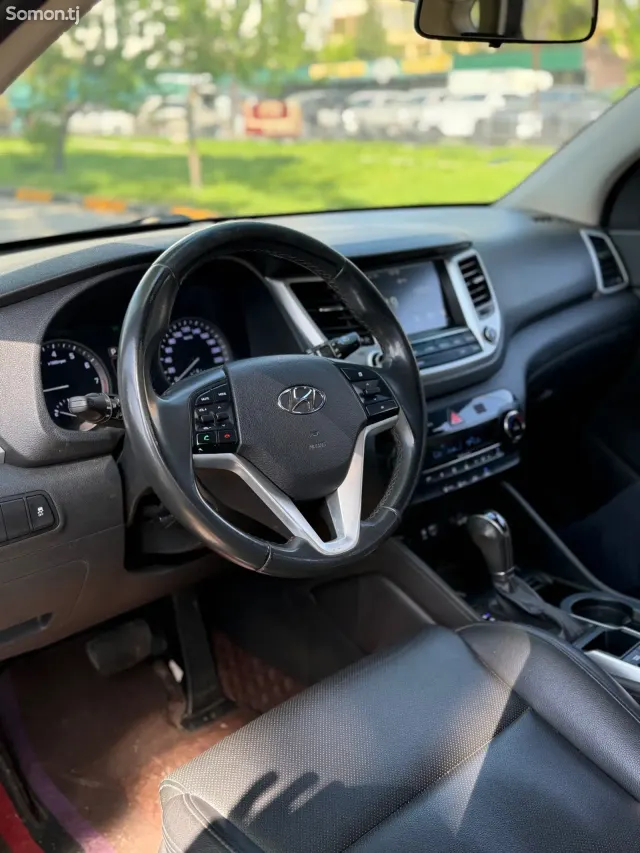 Hyundai Tucson 2016 · 1.6 AT